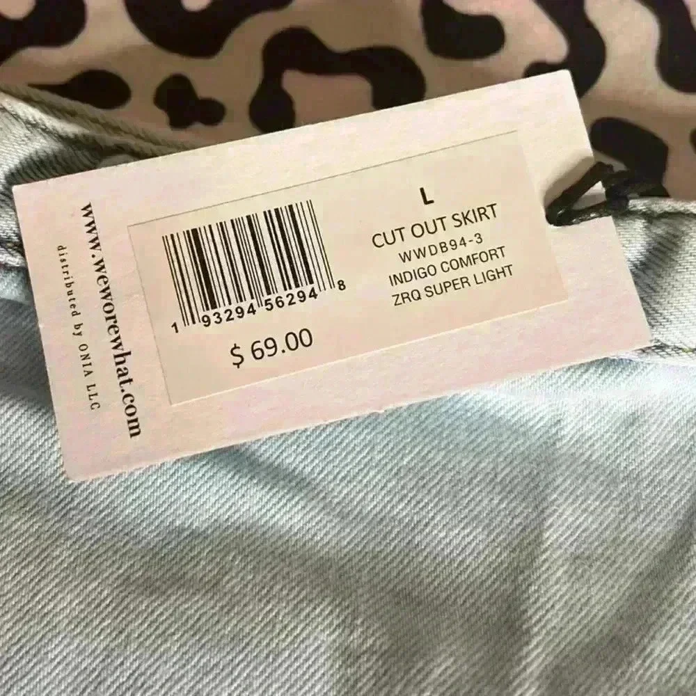 WeWoreWhat' Cut-Out Denim Mini Skirt in a Super Light Indigo Wash. Sz Large. NWT - Picture 8 of 13